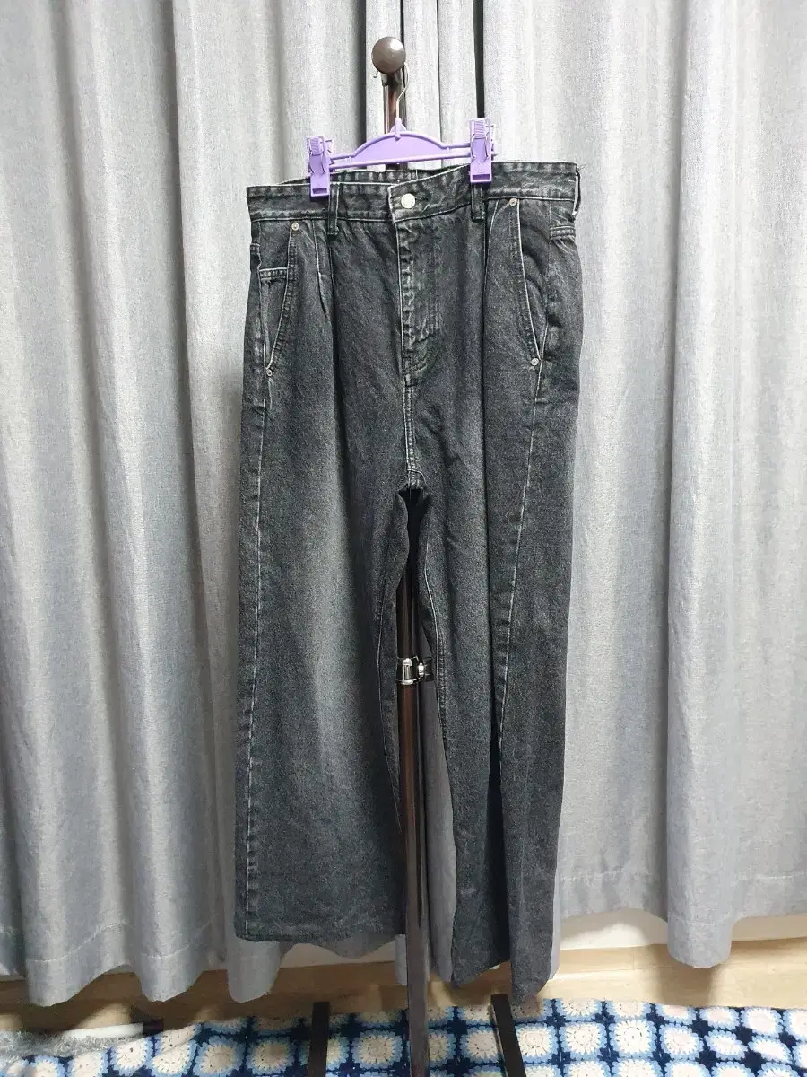 32Pintuck Wash Wide-Denim