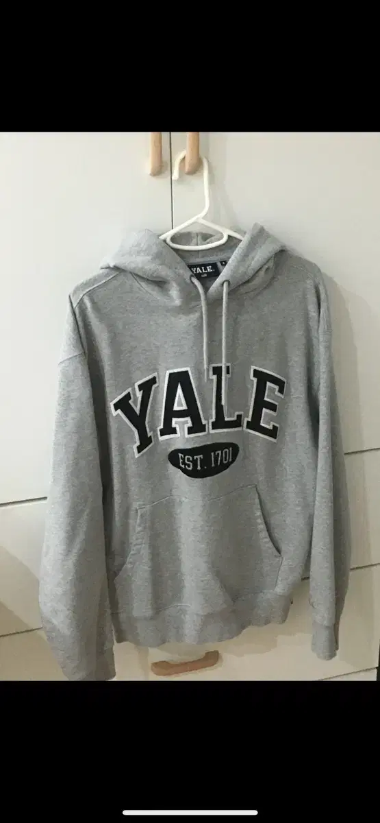 YALE 후드티