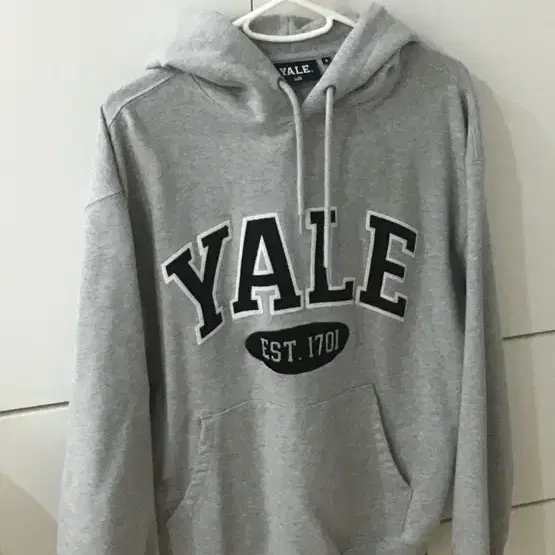 YALE 후드티