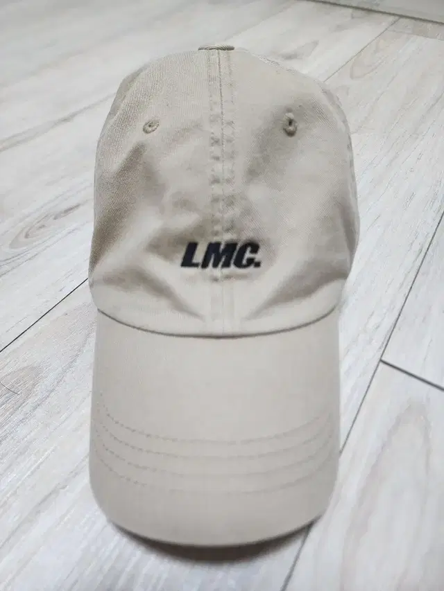 LMC 볼캡 모자 (베이지) 2만에 팝니다.