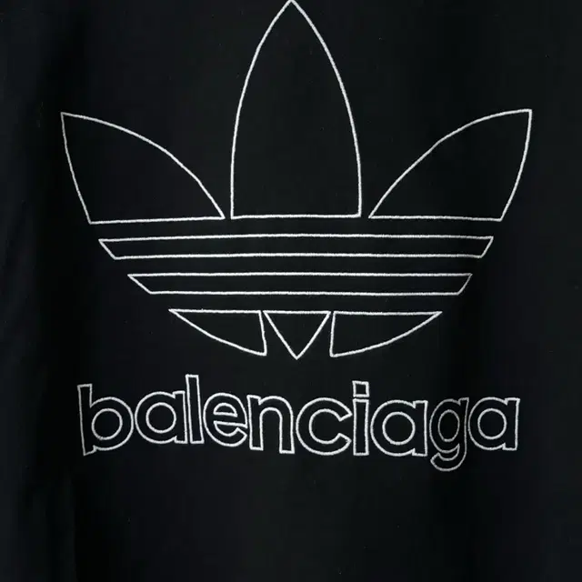 발렌시아가 Balenciaga 플레임 로고 티 2size