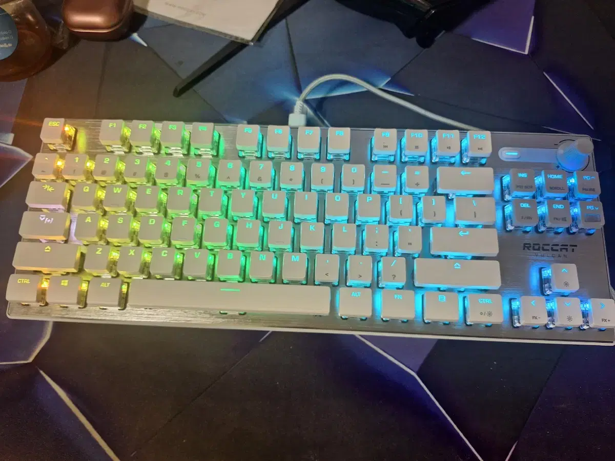 로캣 vulcan tkl pro 키보드