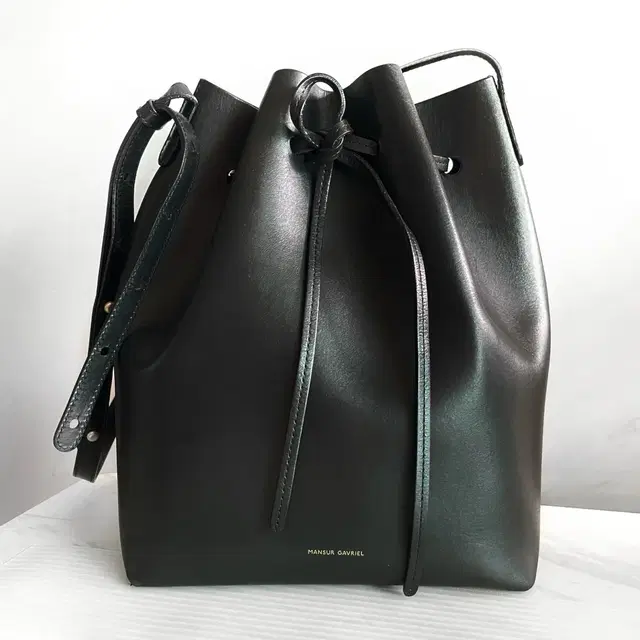 Mansur Gavriel 만수르 가브리엘 버킷백 라지