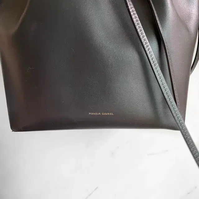 Mansur Gavriel 만수르 가브리엘 버킷백 라지