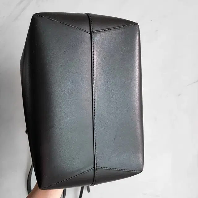 Mansur Gavriel 만수르 가브리엘 버킷백 라지