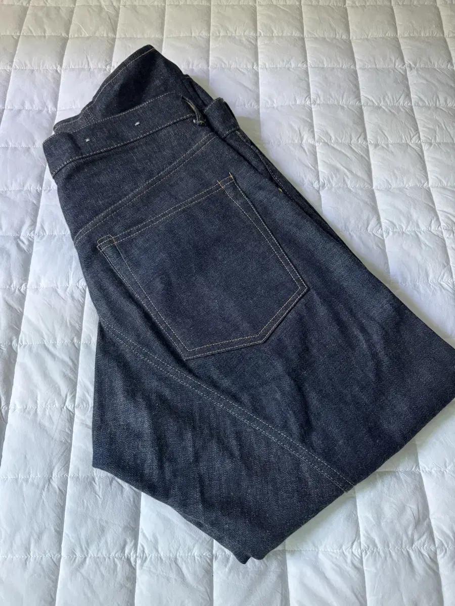 SCYE BASICS Selvedge Denim Peg Top Jeans