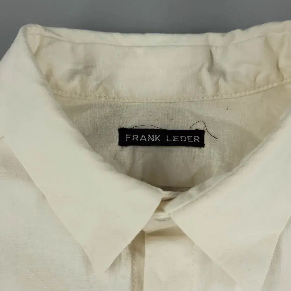 FRANK LEDER 아이보리 로고패치 체스트포켓 코튼100 남방 셔츠