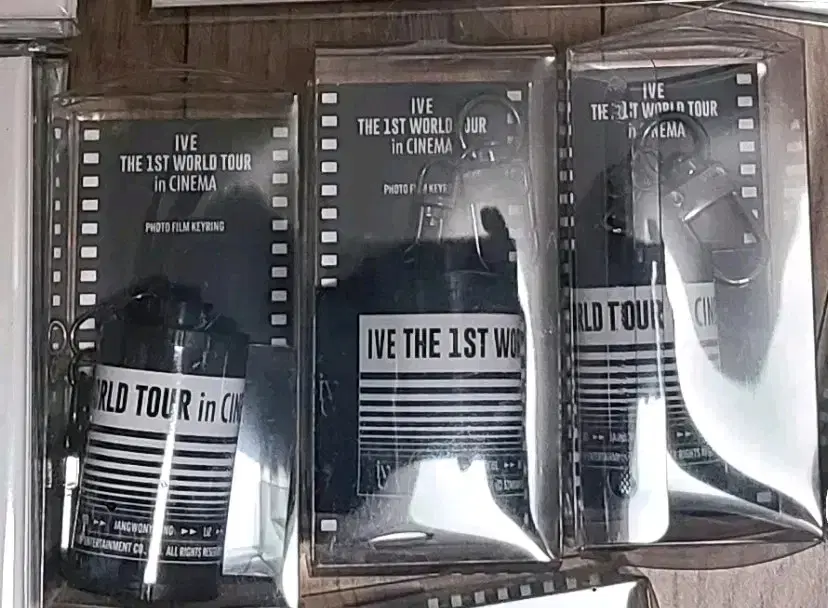 Cost)ive pop up the first worldtour in cinema photofilmkeyring sealed wts