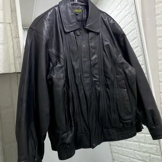 Vintage Leather Bomber Jacket