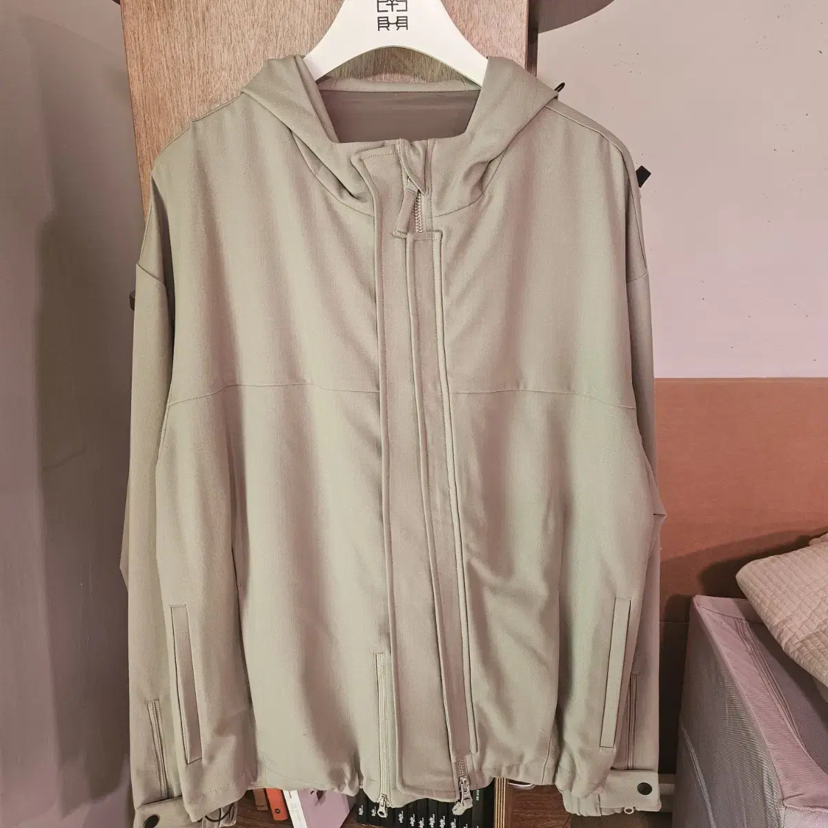 [2] Polyester lew wool hooded jacket khaki