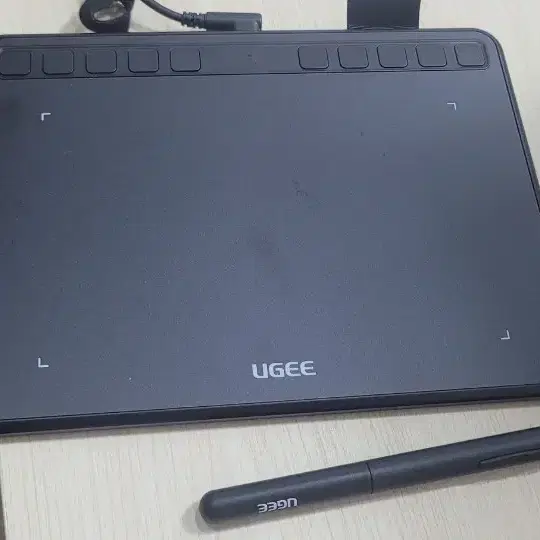 ugee s640