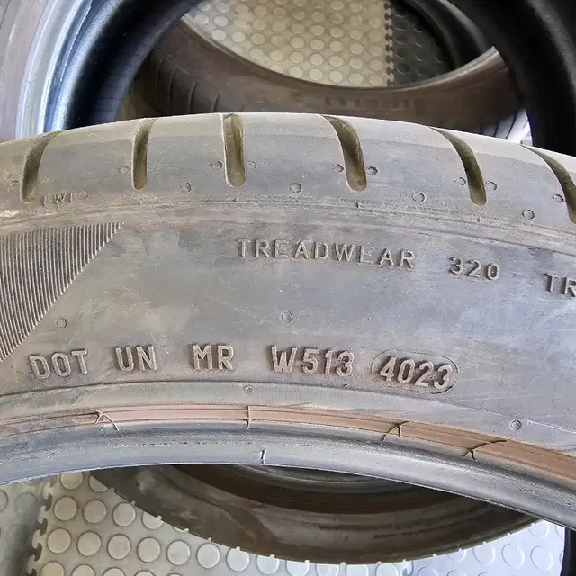 275/40R21 / 315/35R21  피렐리 런플렛 1대분