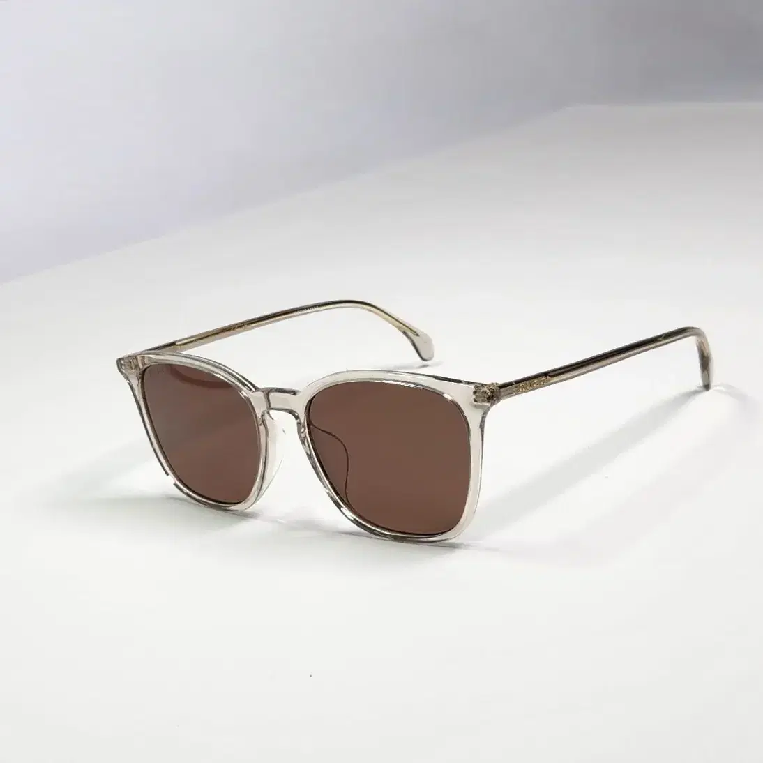 Gucci sunglass