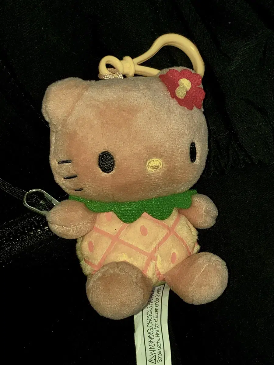 Hawaiian Pineapple Tanning Hello Kitty doll keyring Genuine Sells