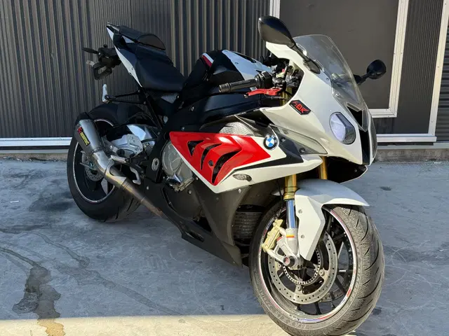 s1000rr / 14년식 아크라풀배기 580만원 전국최저가 판매합니다.