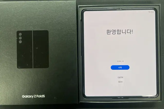 갤럭시Z폴드5  자급제 256GB 그라파이트 팝니다.