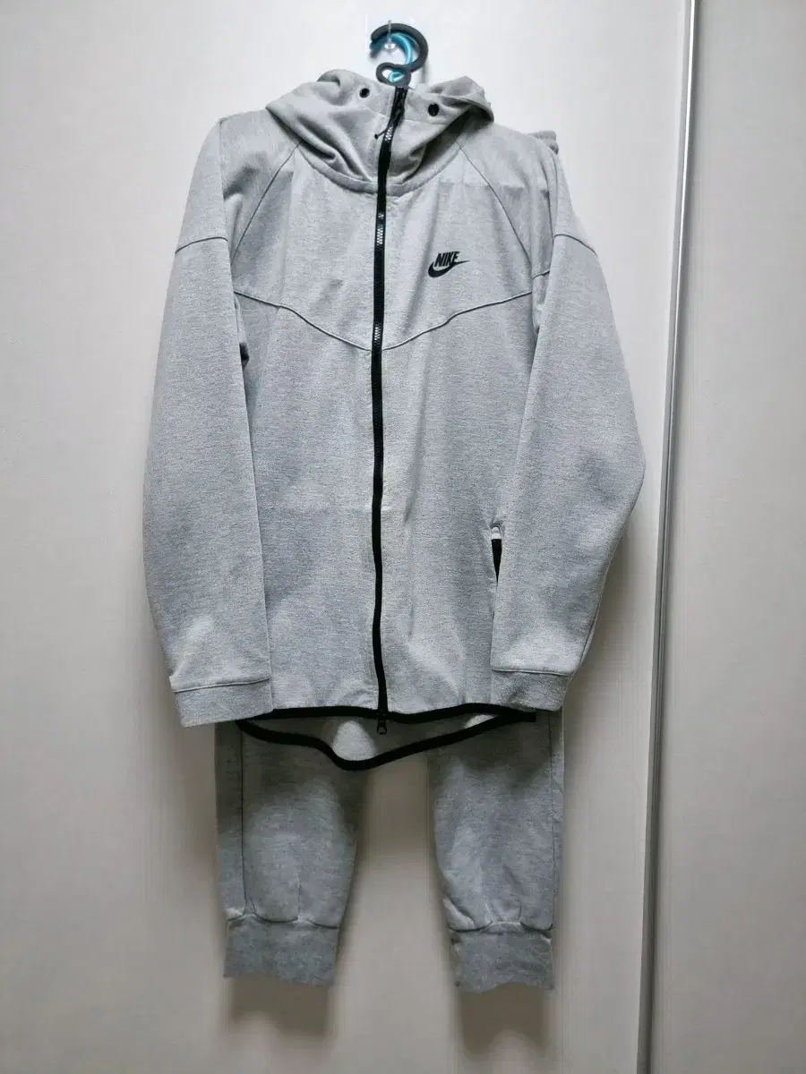 Nike zip-up set