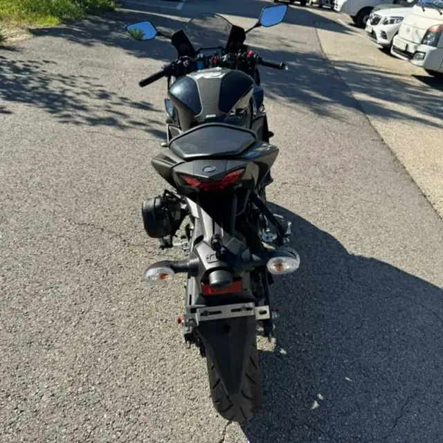 야마하 yzf r3 21년형 짧은키로수 판매합니다