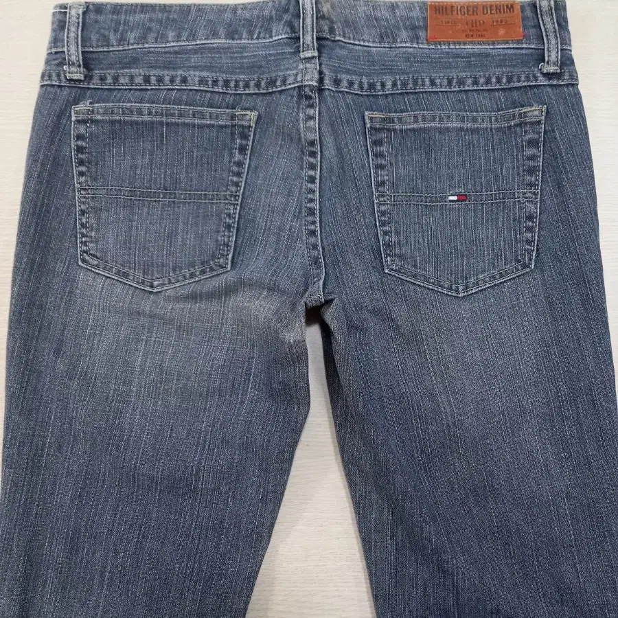 28 HILFIGER DENIM 골반 워싱스판 부츠컷 28-771