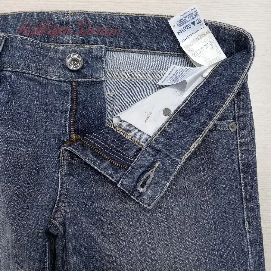 28 HILFIGER DENIM 골반 워싱스판 부츠컷 28-771