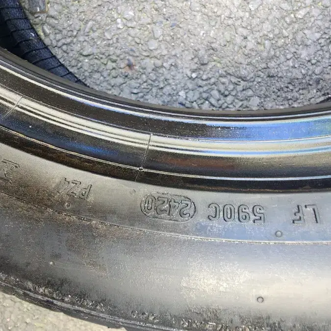 피렐리 PZ4 235/50R19 중고 한대분 팝니다(가격다운)