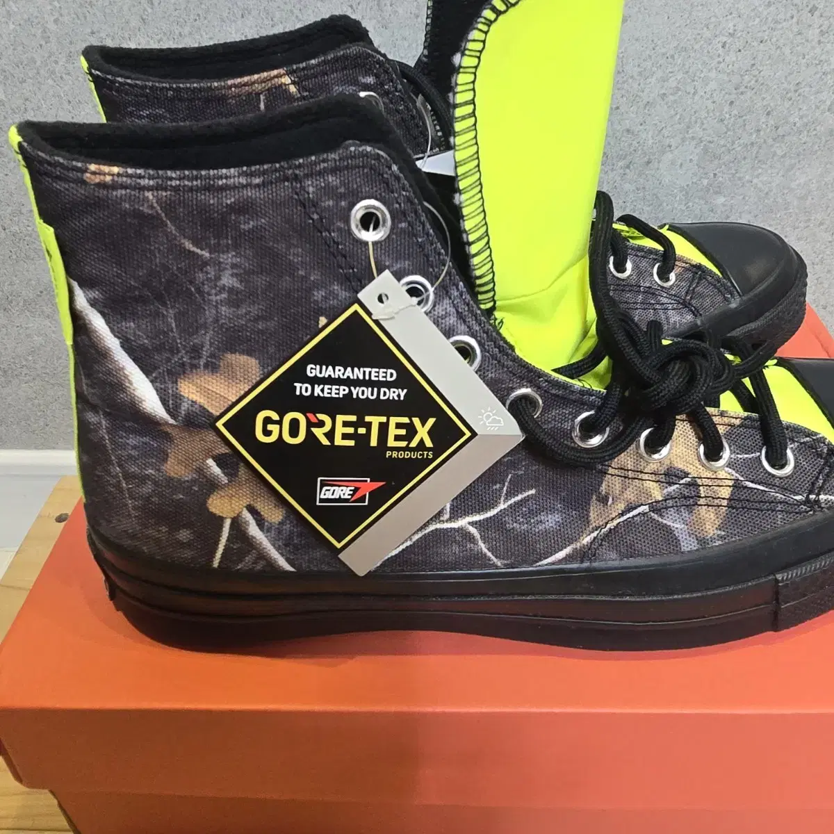 컨버스 척 테일러.GORE TEX 네온그린.