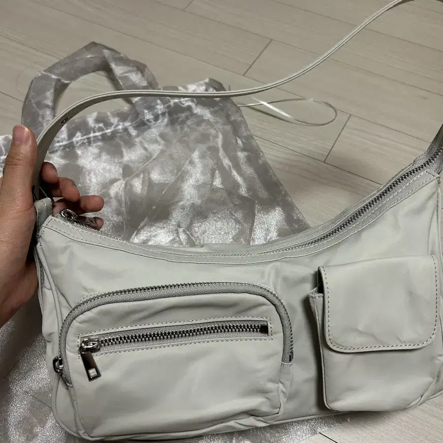 노앤뮤트 숄더백 multi pocket bag