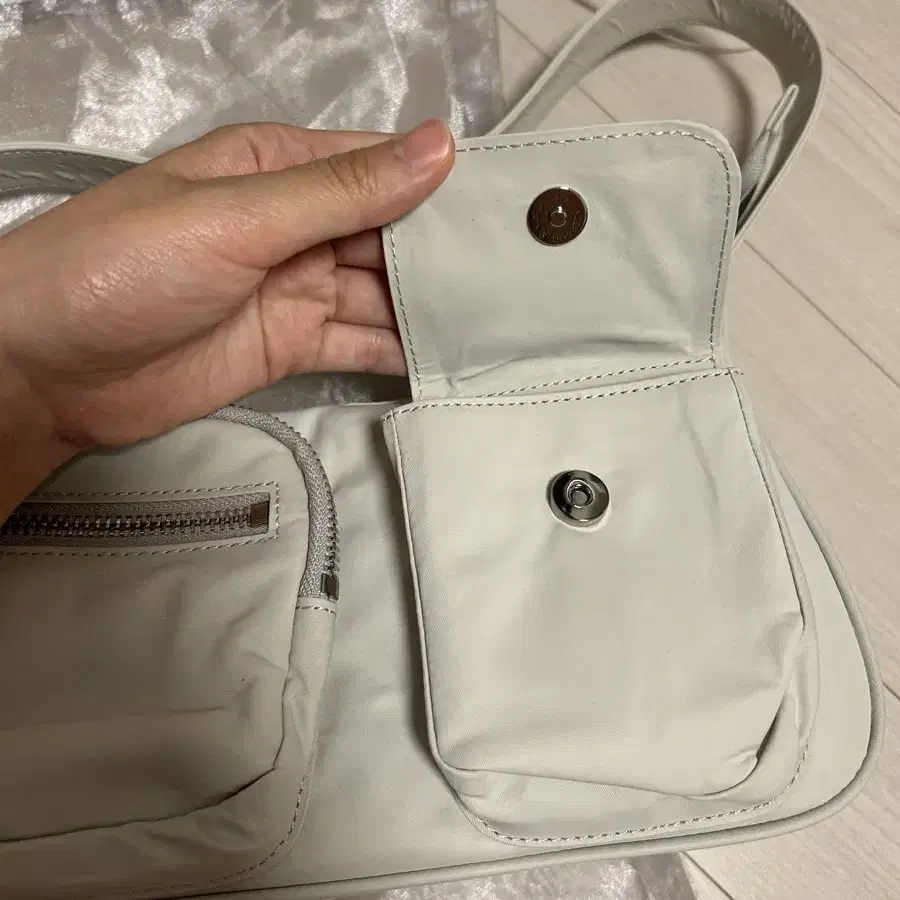 노앤뮤트 숄더백 multi pocket bag