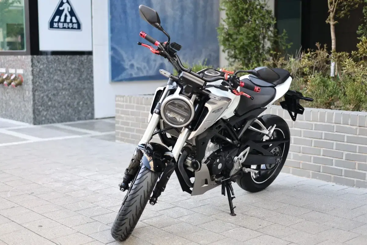 혼다 CB125R / 19년식 21,000KM 메뉴얼 오토바이 바이크