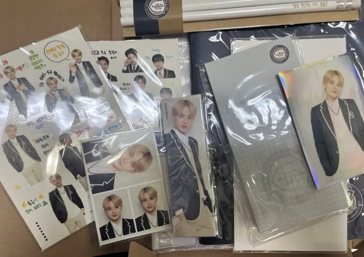 nct 127 jungwoo transfer schoolkit