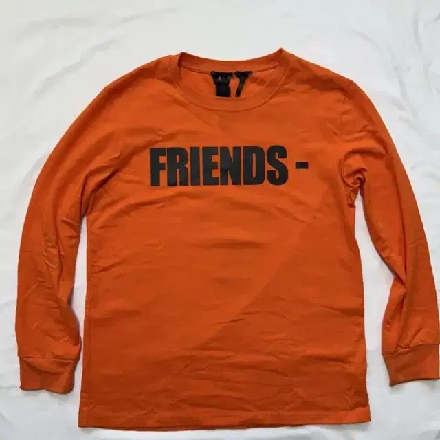 VLONE FRIENDS 롱슬리브 오렌지