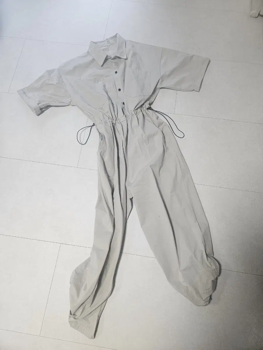 Short-sleeved jumpsuit