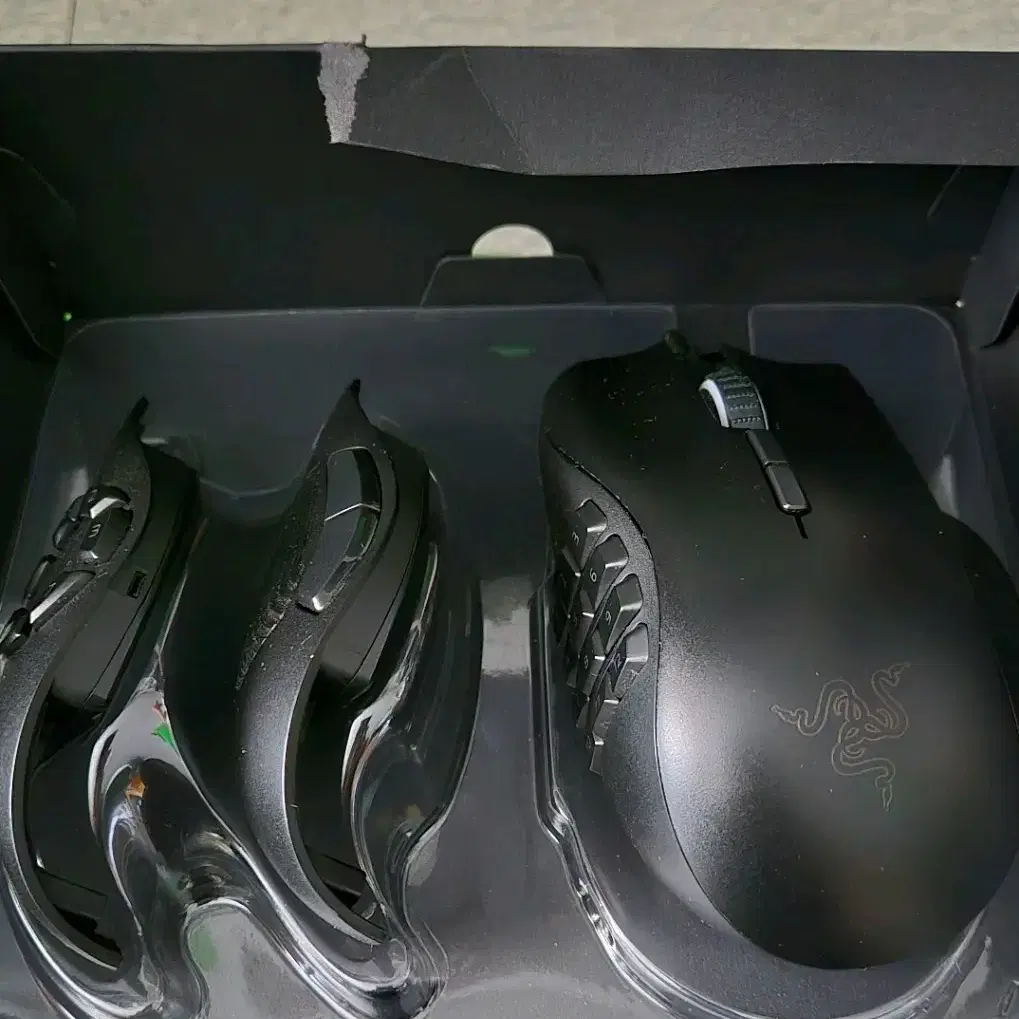 RAZER NAGA TRINITY 마우스