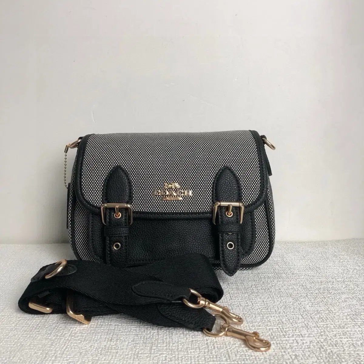 코치(COACH) CA622 OS Lucy Crossbody 여자 크로스