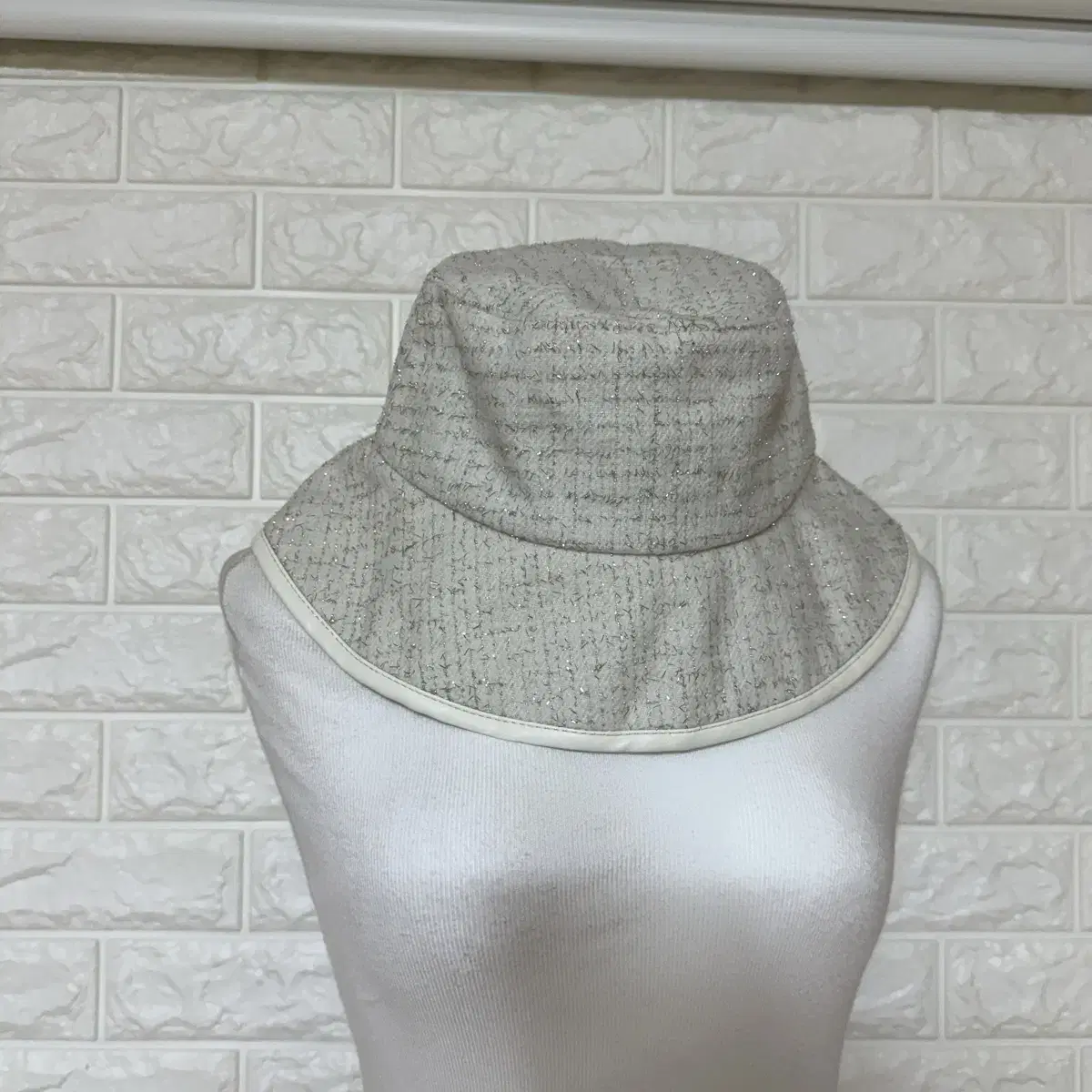 Tweed Bungee Hat Bucket Hat