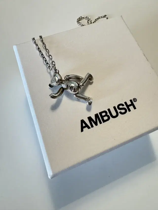 AMBUSH (앰부쉬) 테디베어 목걸이