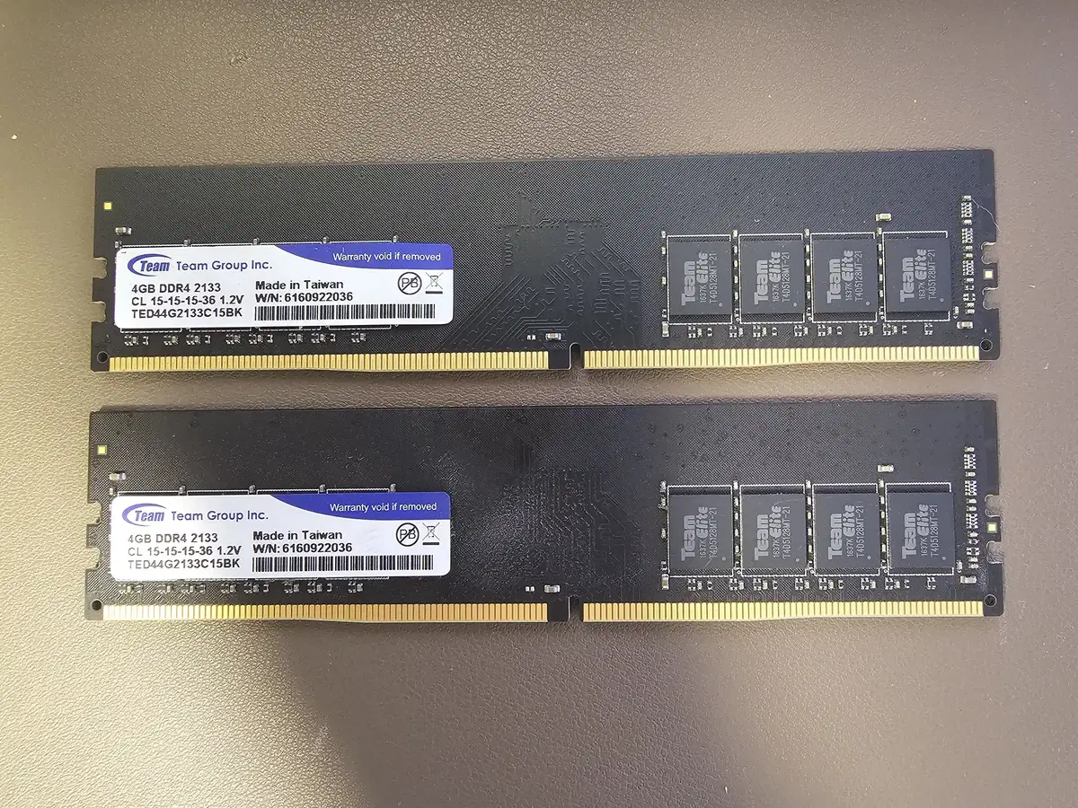 팀그룹 DDR4 2133 4GB RAM 2개 판매합니다