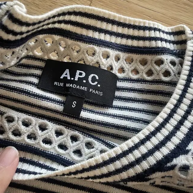 APC 아페쎄 니트