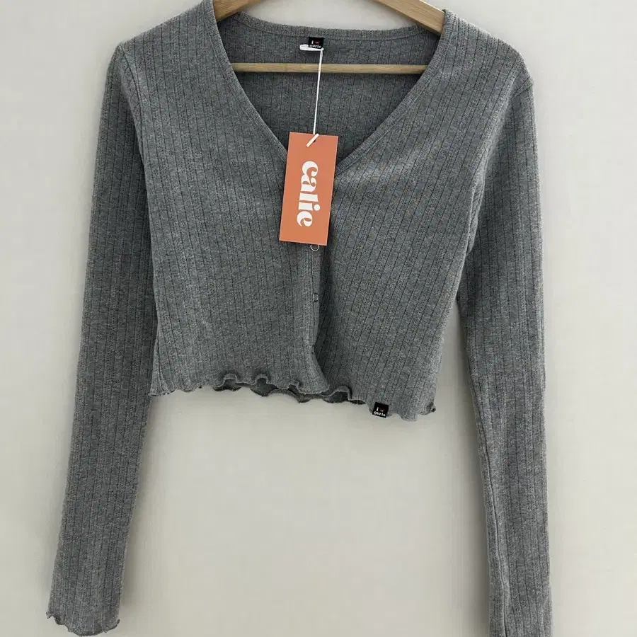 가격내림! 에즈이프캘리 gurls basic cardigan gray