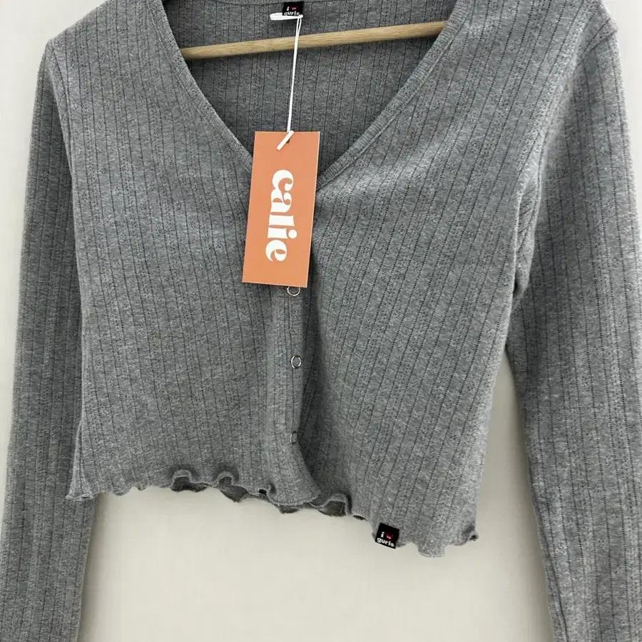 가격내림! 에즈이프캘리 gurls basic cardigan gray