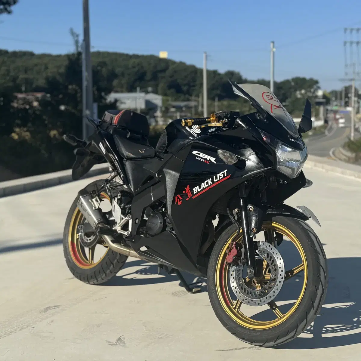 cbr125/13년 실매물 아크라배기 튜닝좋은차량 판매합니다.