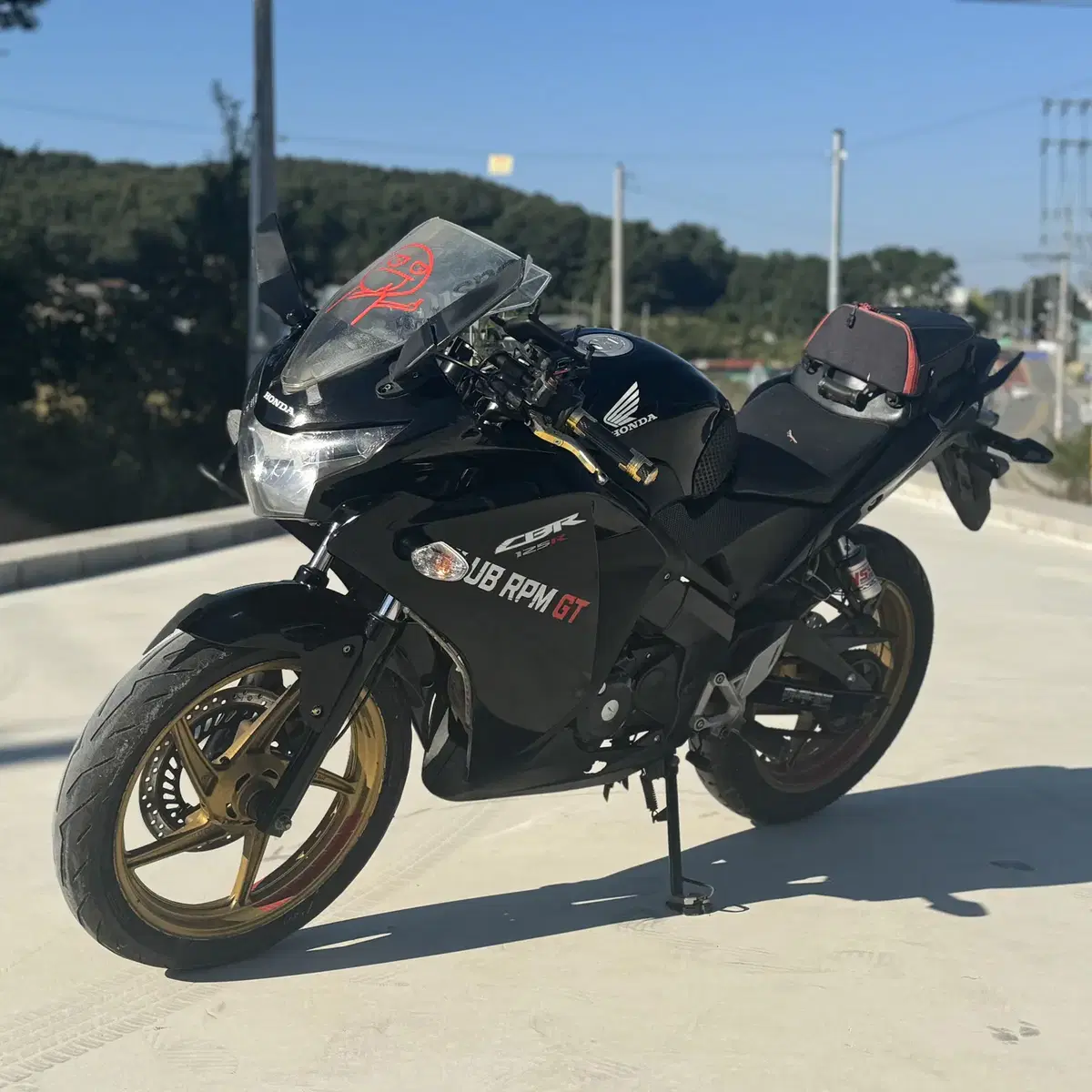 cbr125/13년 실매물 아크라배기 튜닝좋은차량 판매합니다.