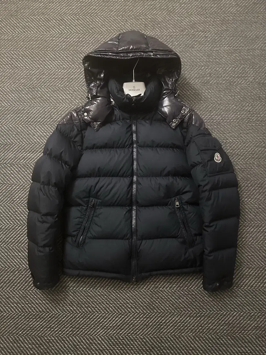 Moncler CHEVALIER Down puffer 1 size