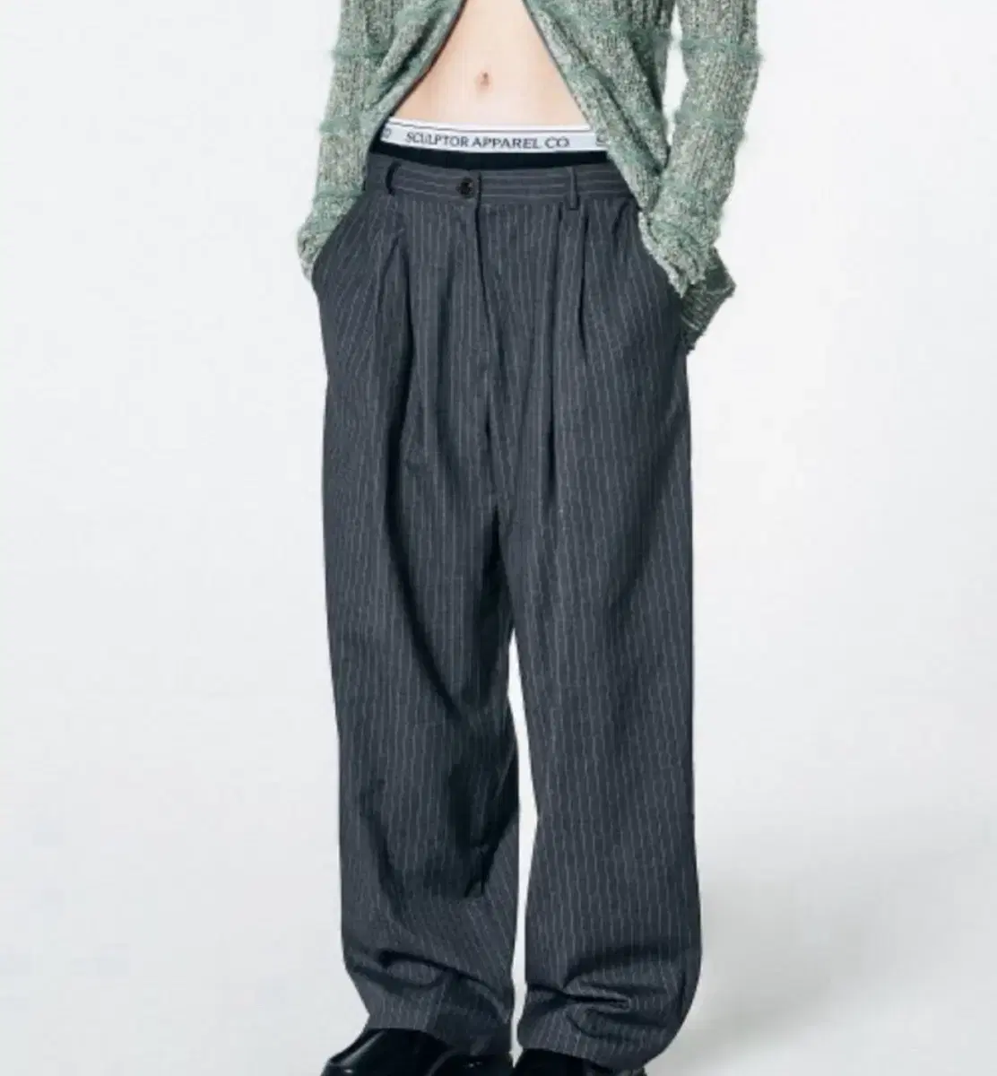 스컬프터 peekaboo lowrise pintuck pants 그레이