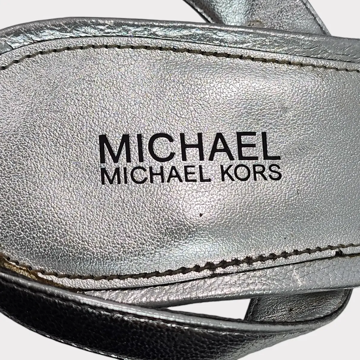 [235] MICHAEL KORS 마이클코어스 샌들힐 실버