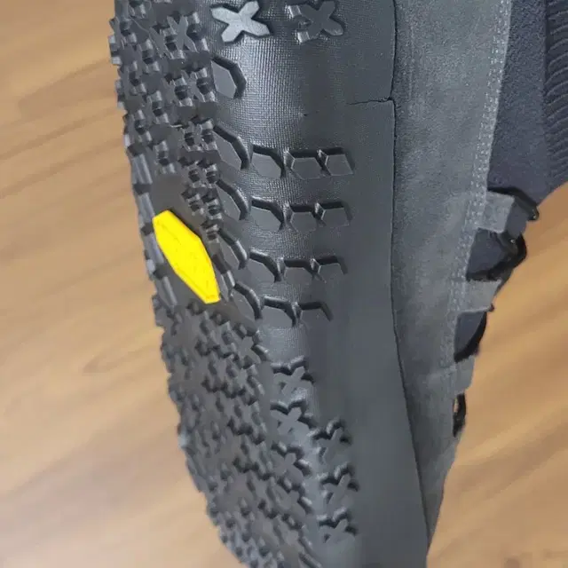 새상품)르메르 비브람 스니커즈 vibram wrap on sneakers