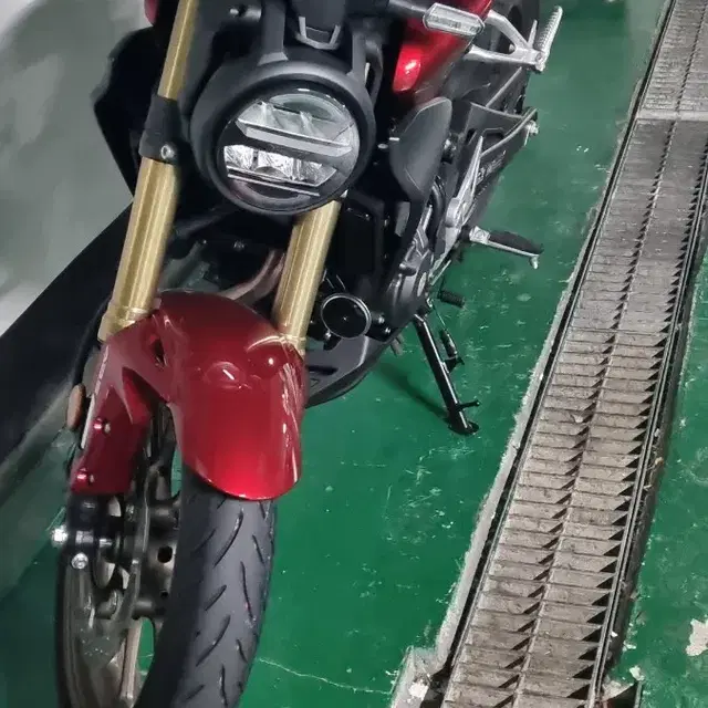 혼다 cb300r 24년식 500km미만