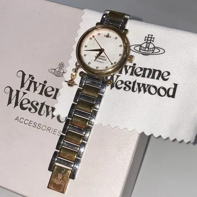 VivienneWestwood Orb Diamond metal watch