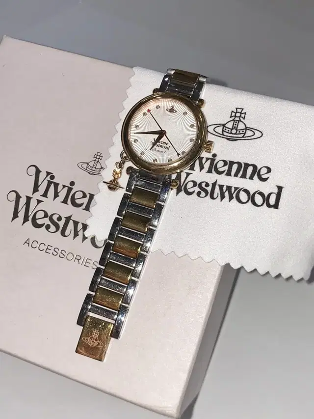 VivienneWestwood Orb Diamond metal watch