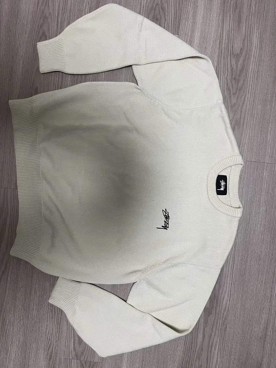 (M) Stussy CareLabel sweater knit sells.